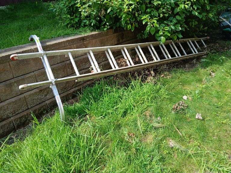22' alum ext ladder w/window spreader image