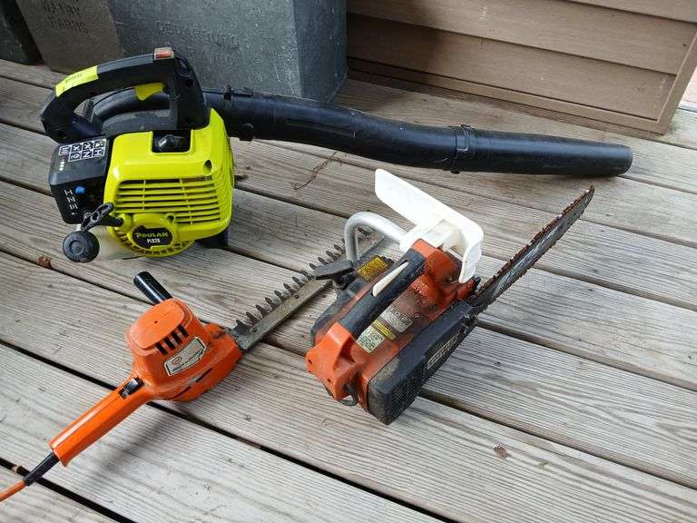 Poulan gas leaf blower, Echo chainsaw, elec hedge trimmers image