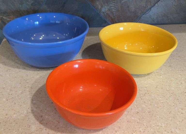 Set of 3 nested  OxfordWare Made in USA mixing bowls 6.5/7.5/9” image