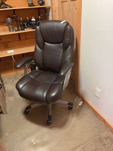 Office chair, floor mat image