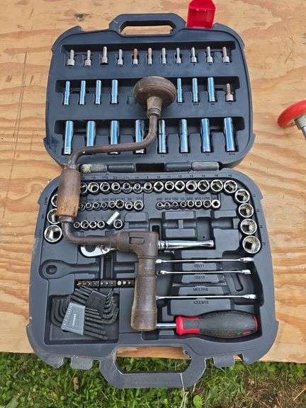 Husky Mechanics 107pc tool set, hand drill image