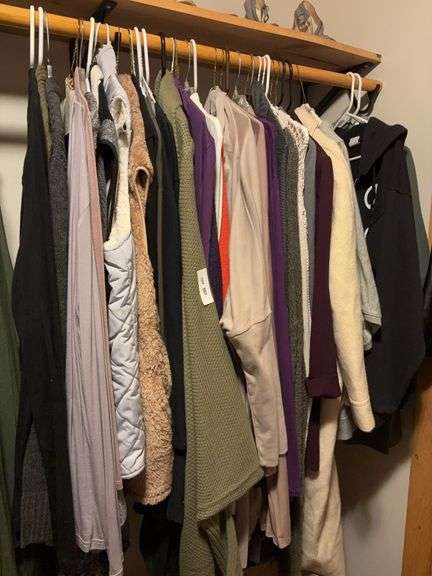 Ladies vests, sweaters, sweatshirts image