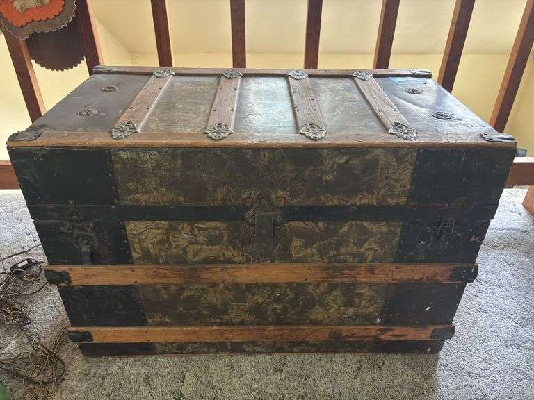 Antique trunk 32 x 18 x 21 image
