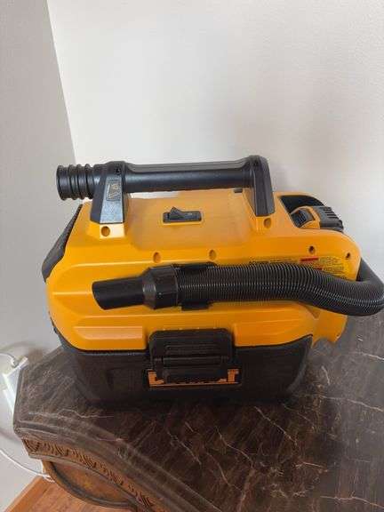 DeWalt Vac, battery, no charger image