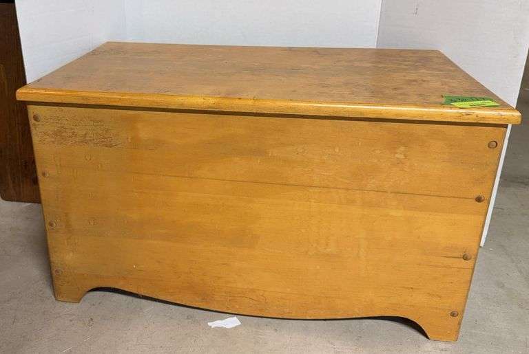 16x30x17H toy chest image