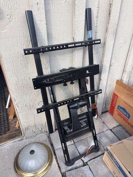 Large heavy duty wall mount TV hanger image
