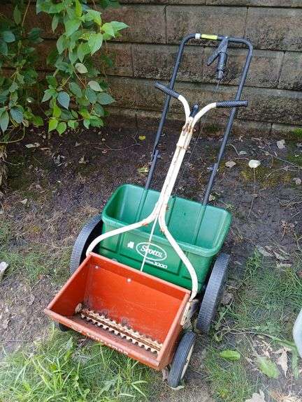 2 drop seeder/fertilizers image