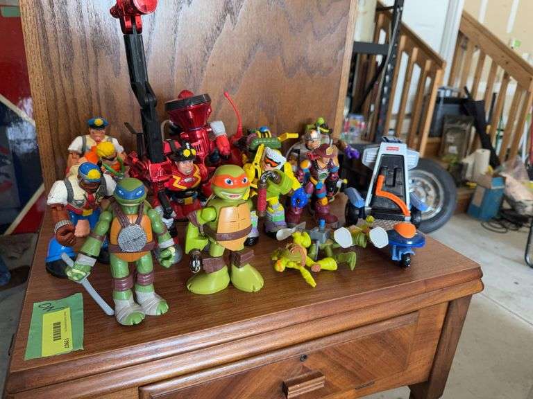 Action figures as shown image