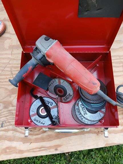 Milwaukee 4.5” grinder 6140-33 image