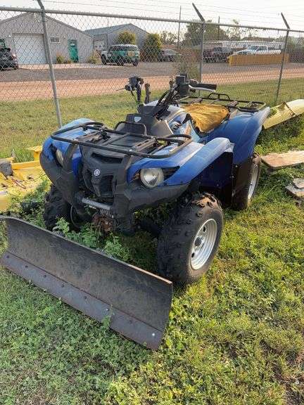 2009 Yamaha Grizzly 550 FI, Vin#JY4AJ40Y59C010953, not running currently-has not ran in approximately 5 years.  Snowplow and winch included.  Seat needs redone. This item has a WY title and will require a wire transfer, cash or certified funds for payment. To preview contact Marty 307-421-2666 image