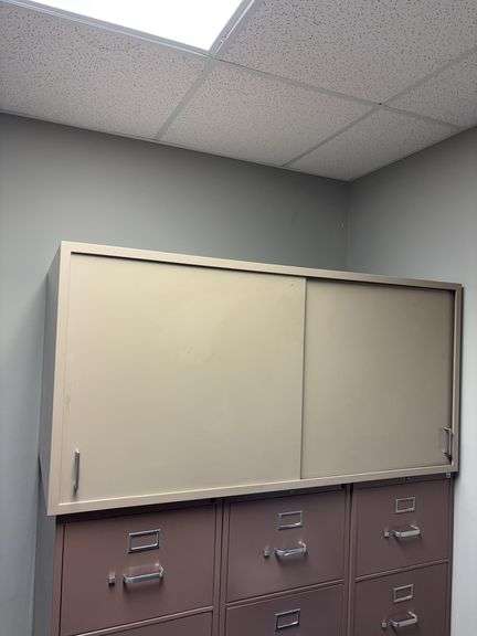 Storage cabinet 2 doors 55x38x27 image