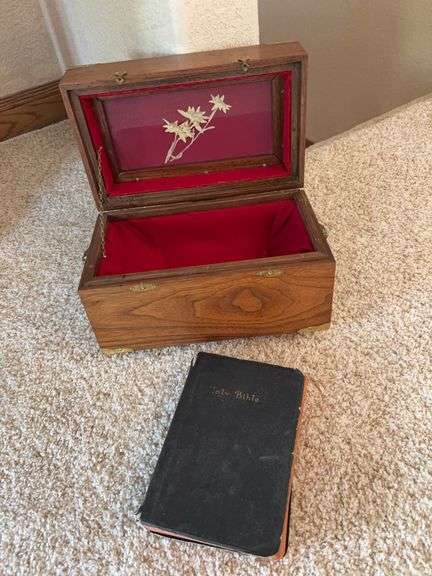 Wood bible box, bible image
