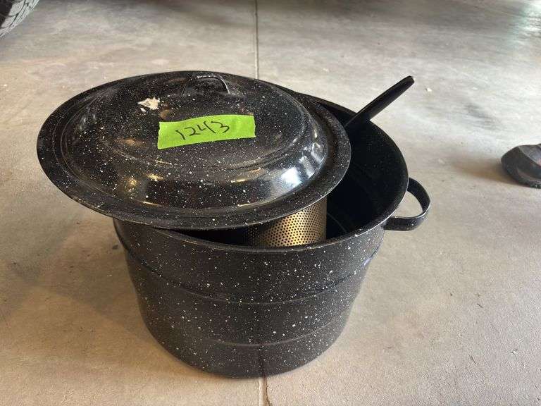 Enamel canner and strainer image