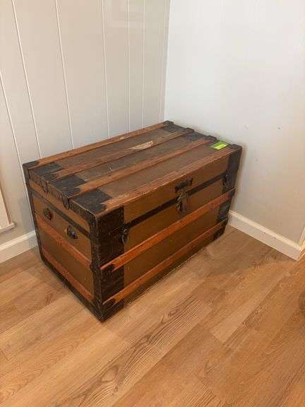 19x34x21H trunk, no handles image