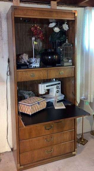 3pc lighted shelf unit Each corner pieces measure 18D x 17L x 78H, center measures 18Dx33Lx78H No contents image