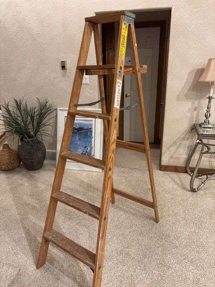 Wood ladder image