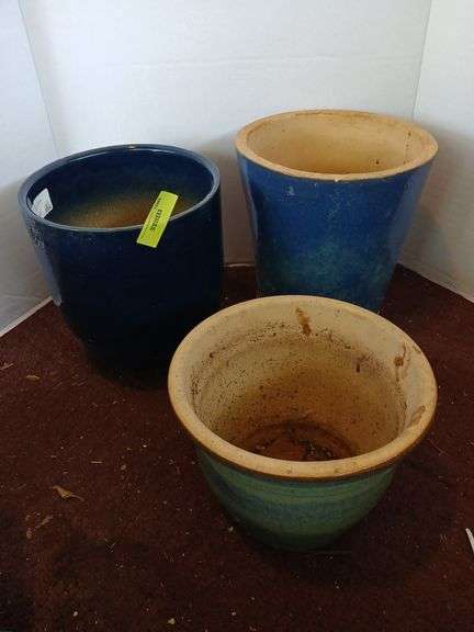 3 ceramic planters image