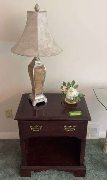 Pennsylvania House nightstand with table lamp and decorative flower image