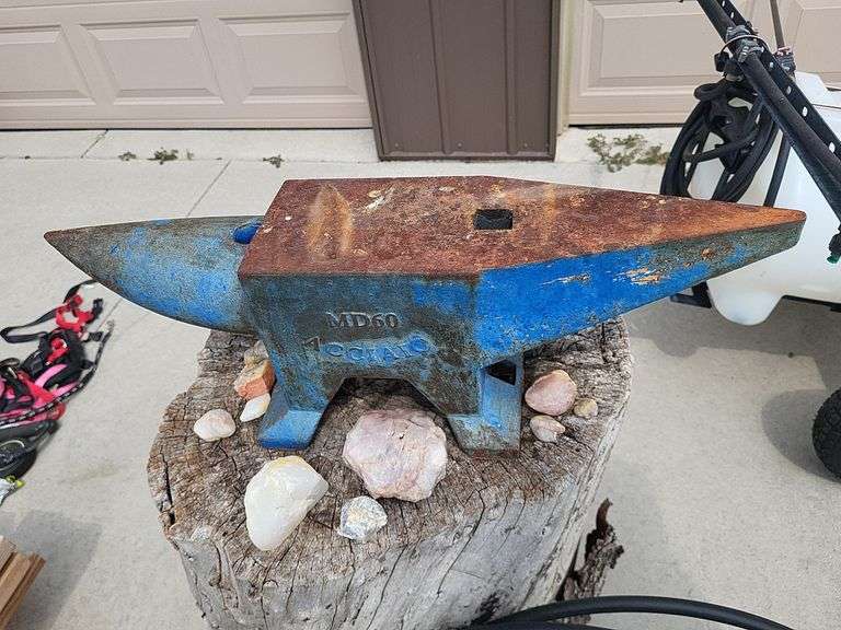 Anvil with stump/stand image