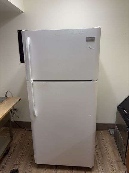 Frigidaire Refrigerator White, 30 1/2 x30x66-working image