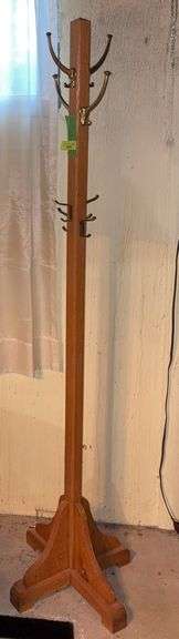 5’ tall oak hall tree image