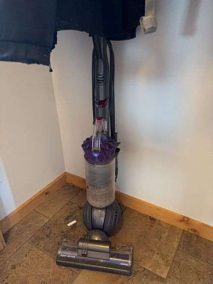 Dyson Slimball vac image