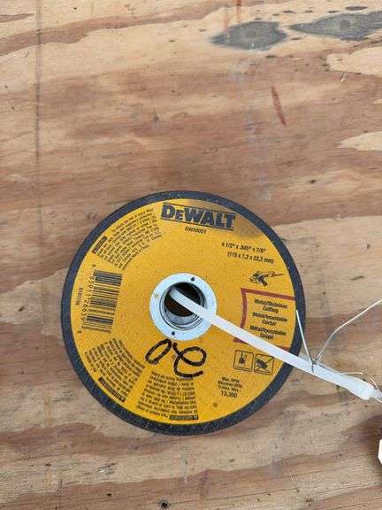DeWalt 4.5” grinding wheels (20) image
