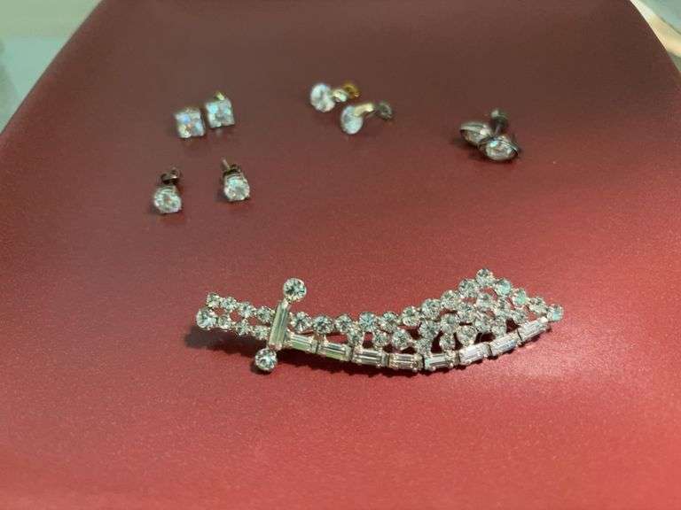 Rhinestone brooch and stud earrings, glass box image