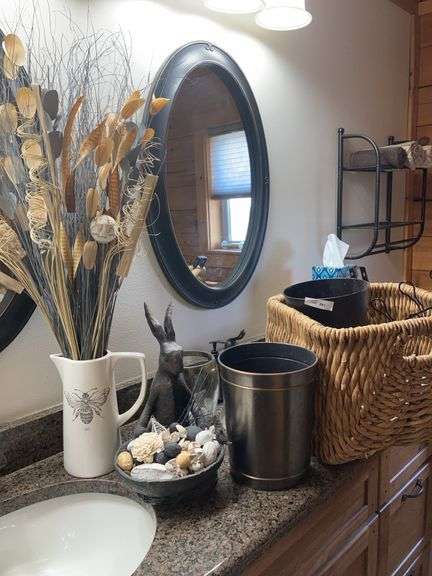 Bathroom items image