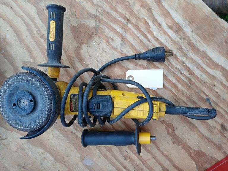 DeWalt 4.5” angle grinder D28402 image