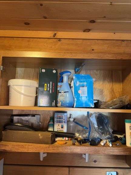 Light bulbs, swifter and pads, Pet items,  mop ends, hat dryers-bring box image