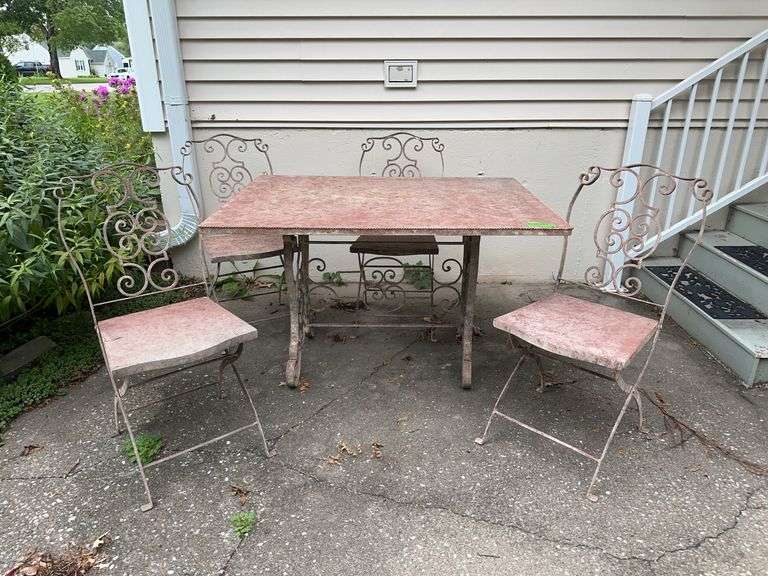 36x48x29H metal table with 4 chairs New coat of paint and this will be better than the stuff sold in stores!! image