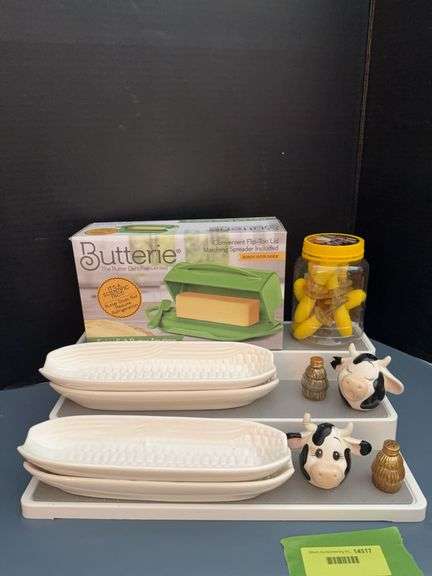 Sweet corn butter dish, S&P shakers, corn holders image
