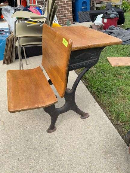 Silent Giant folding seat school desk image