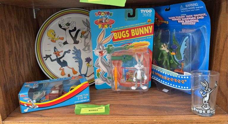 Looney Tunes items image