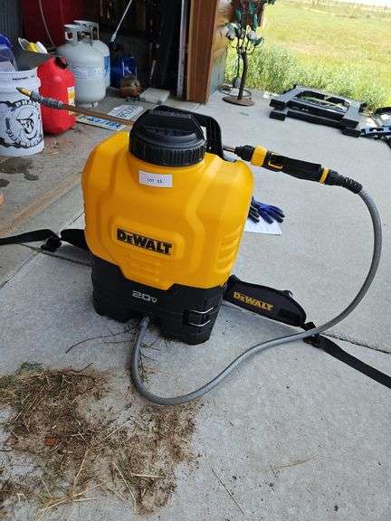 Dewalt 20V Max Backpack Sprayer image