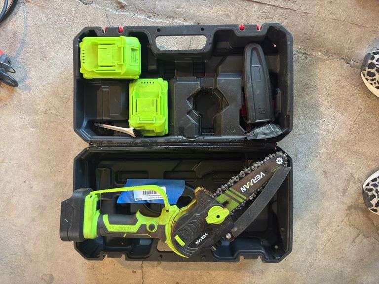 VERAAN handheld battery powered pruner - has two batteries, but unsure of charger? image