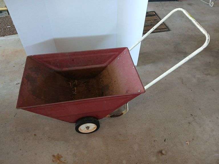 2 wheeled yard cart image