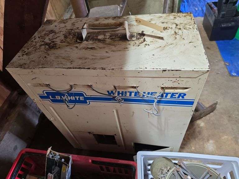 LB White white heater, unknown condition image