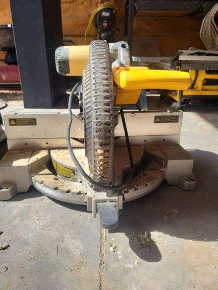 Dewalt 12" double bevel miter saw image