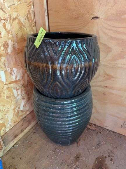 10" and 15" planters image