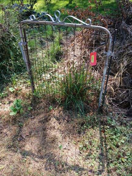 Old yard gate Approx 40x45 image