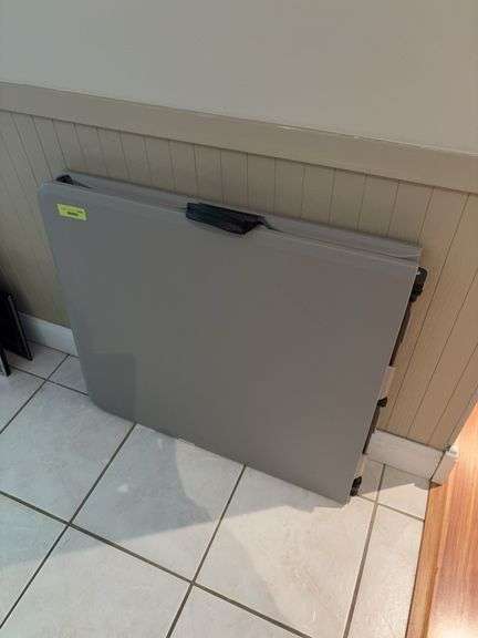 Lifetime 5’ fold in half folding table image