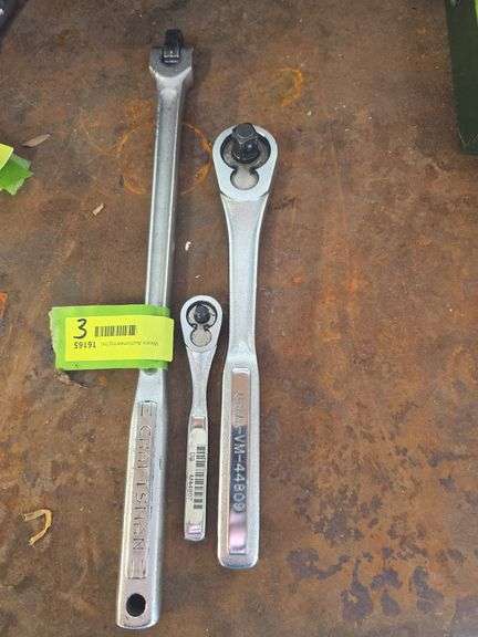 Craftsman 1/4 & 1/2 rachets and 1/2 breaker bar image