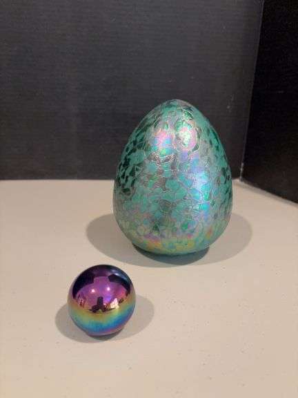 Swarovski egg and small round orb image