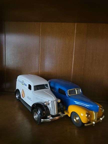 Quaker and Aunt Jemima truck banks image