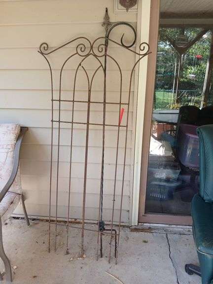 22x60 iron yard trellis and shepards hook image