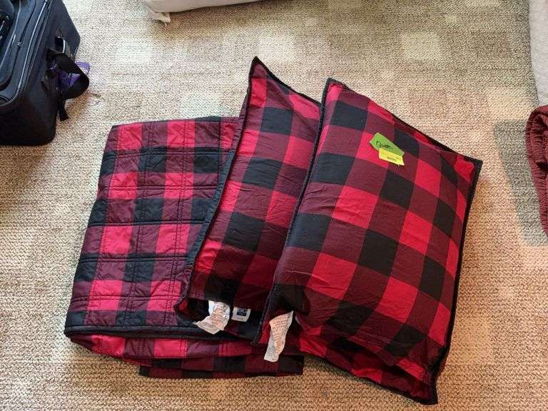 Black & red plaid queen size blanket with matching shams and two "The Big One” pillows image