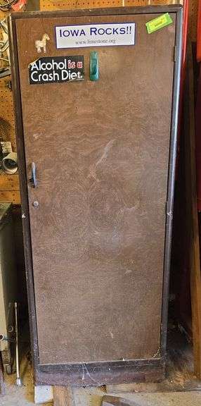 Single door wardrobe cabinet with rain coats, duffle, insulated pants, oil skin coat XL image