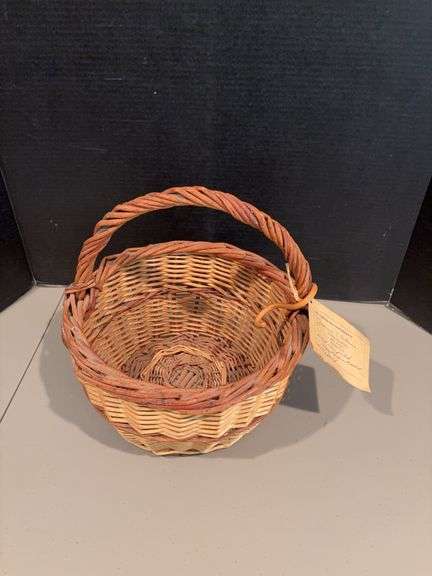 Amana Colonies peeled and unpeeled “fancy bottom” willow basket image